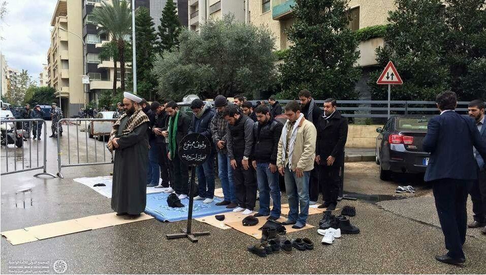 اقدامی تحسین برانگیز لبنانی ها+عکس

شیعه و سنی در برابر سفارت عربستان سعودی نماز وحدت خواندند